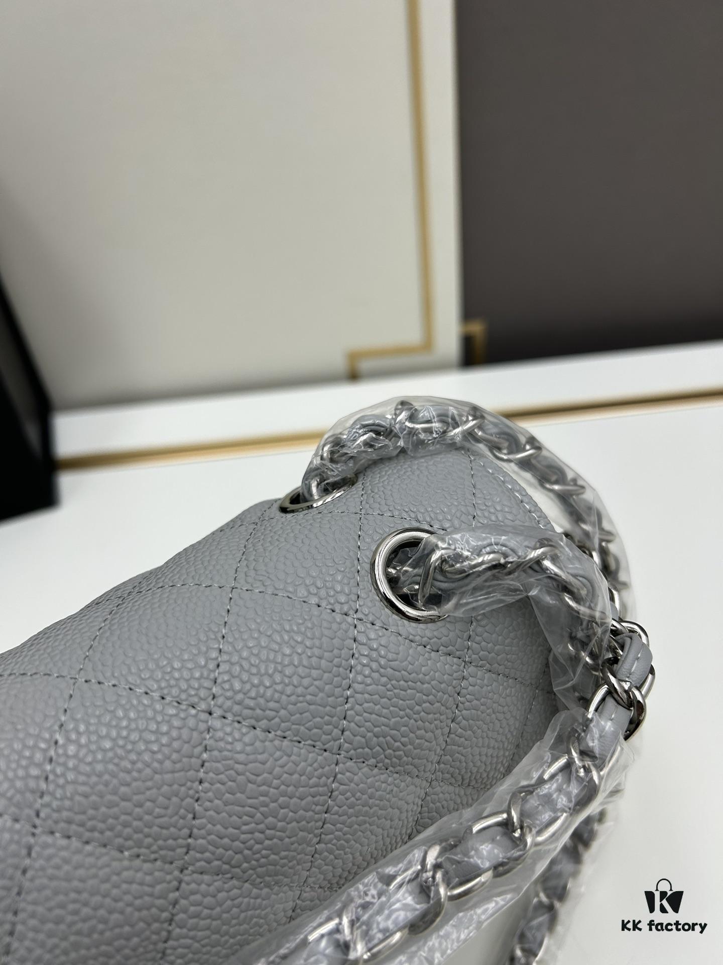 69304f40f09edb6de4c4e9f3 Chanel Classic CF1112 Calfskin Quilting Texture, Electroplated Hardware with Special Glaze Coating for Long-Lasting Color Retention, Genuine Leather Gold Buckle