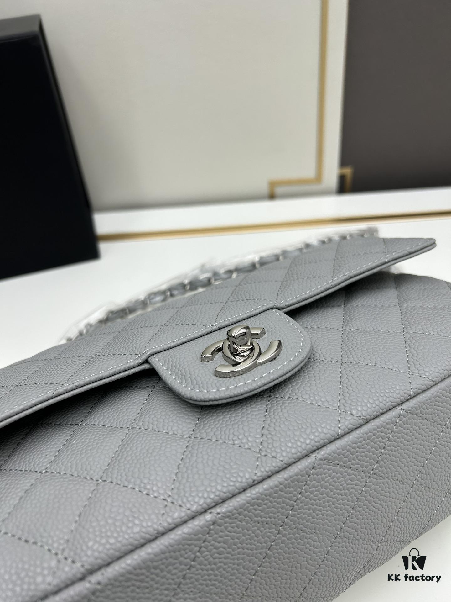 69304f65f09edb6de4c4ea19 Chanel Classic CF1112 Calfskin Quilting Texture, Electroplated Hardware with Special Glaze Coating for Long-Lasting Color Retention, Genuine Leather Gold Buckle