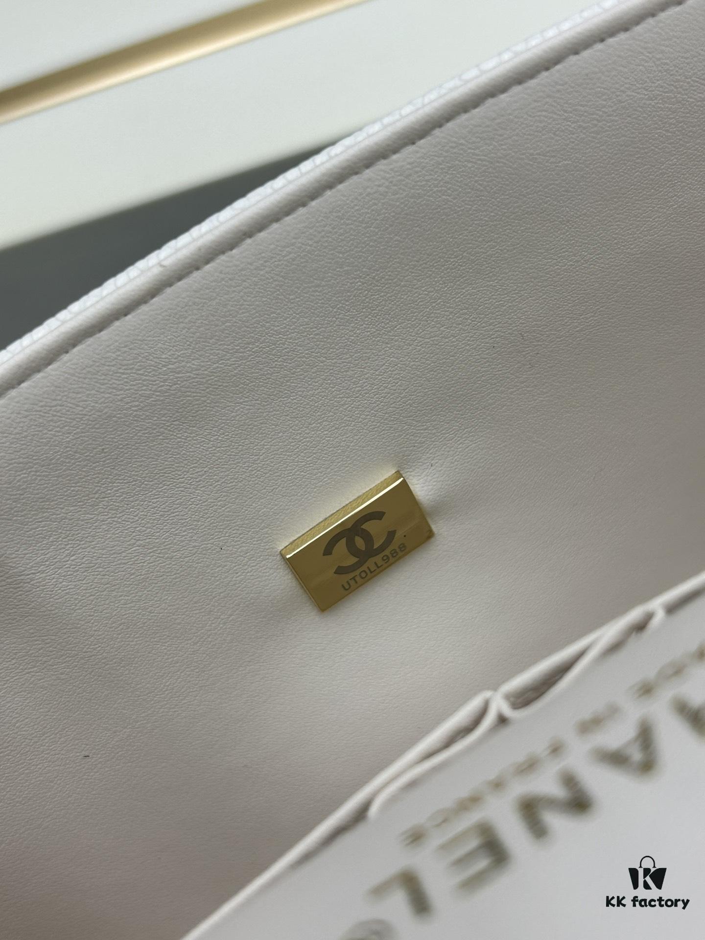 69304f83f09edb6de4c4ea38 Chanel Classic CF1112 Calfskin Grain Texture, Electroplated Hardware with Special Glazing Treatment for Long-Lasting Color Retention, Genuine Leather Gold Buckle