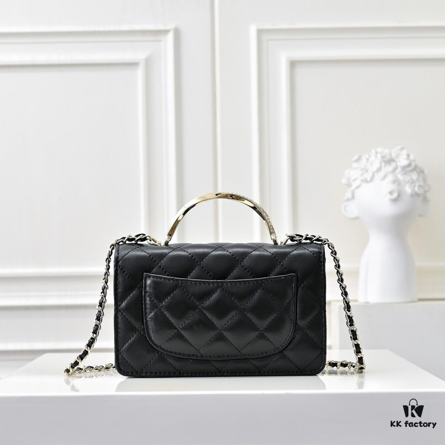 69304fb9f09edb6de4c4ea7f CHANEL 2024 Fall/Winter New Arrival Genuine Lambskin WOC with Metal Rhinestone Handle, Stylish and Elegant, Can Be Carried by Hand or Crossbody