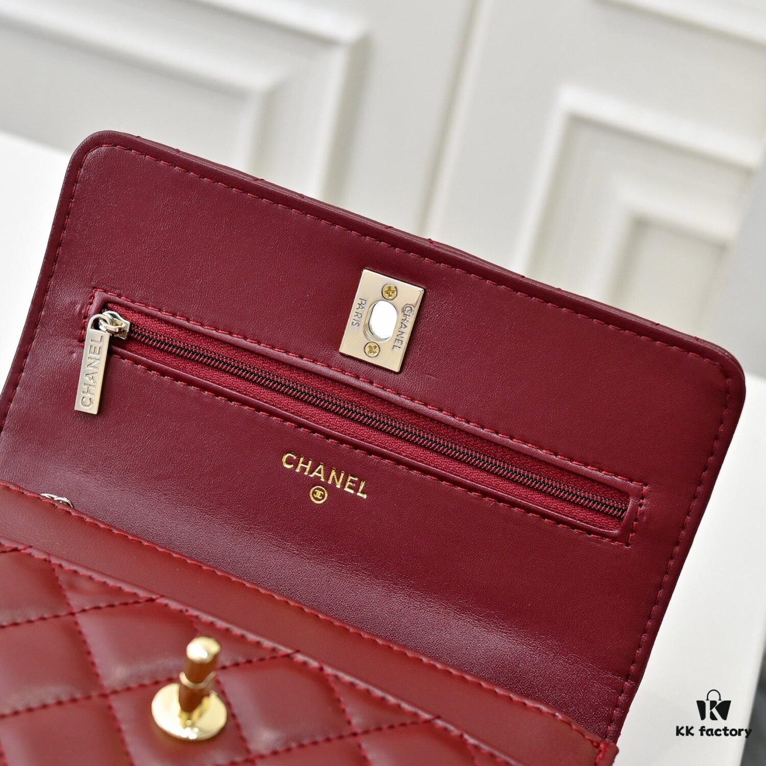 69304fbbf09edb6de4c4ea80 CHANEL 2024 Fall/Winter New Arrival Genuine Lambskin WOC with Metallic Rhinestone Handle, Stylish and Elegant – Can Be Carried by Hand or Worn Crossbody