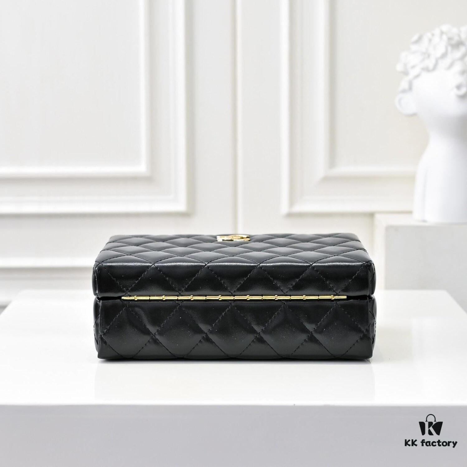 69304fcef09edb6de4c4ea94 CHANEL 24K Makeup Pouch, Luxurious and Stylish, Top-Grain Leather with Durable Gold Chain, Classic CC Logo, Perfect for Everyday Elegance