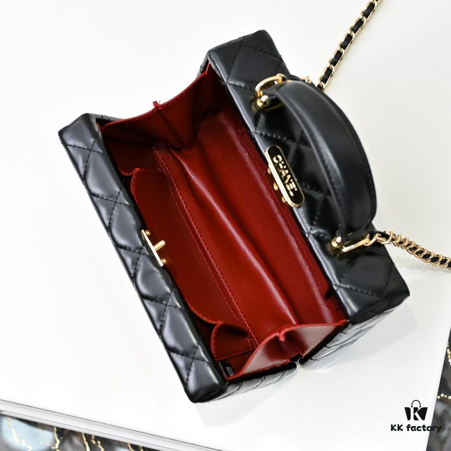 69304fcff09edb6de4c4ea97 CHANEL 24K Makeup Pouch, Luxurious and Stylish, Top-Grain Leather with Durable Gold Chain, Classic CC Logo, Perfect for Everyday Elegance