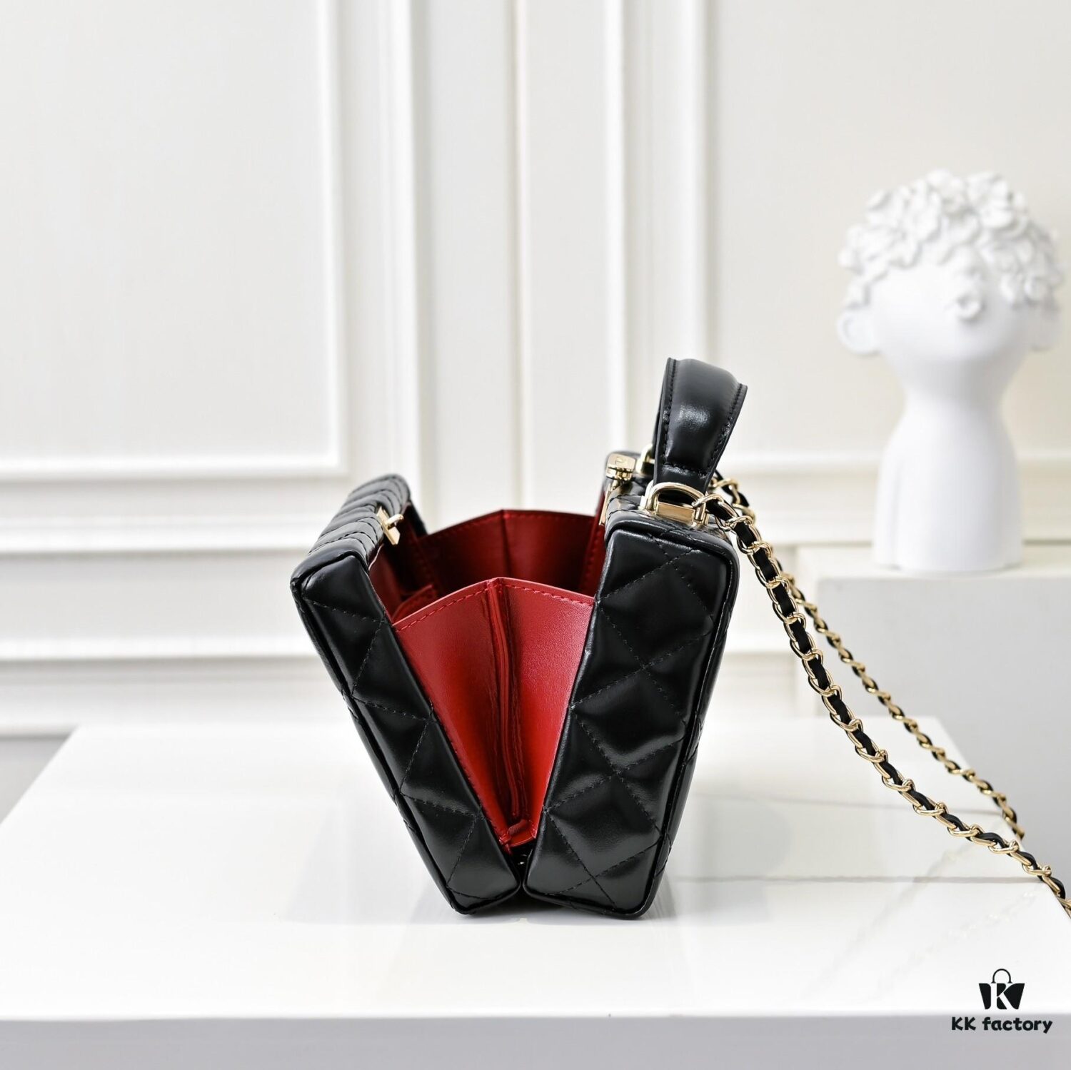 69304fd1f09edb6de4c4ea99 CHANEL 24K Makeup Pouch, Luxurious and Stylish, Top-Grain Leather with Durable Gold Chain, Classic CC Logo, Perfect for Everyday Elegance