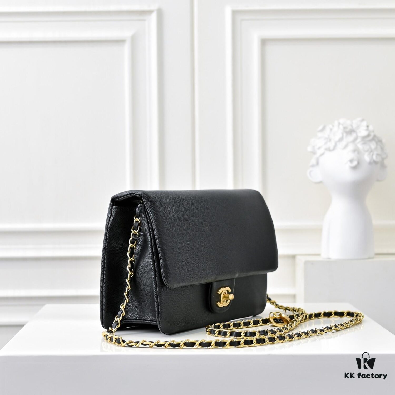 69305002f09edb6de4c4eae3 Medium Vintage CHANEL 24K New CF Style, Elegant Smooth Calfskin with Gold-Tone Hardware, Classic Quilted Design, Timeless Retro Chic