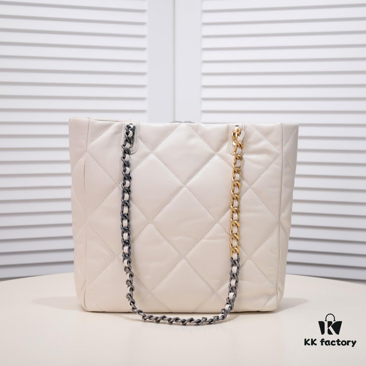 6930502bf09edb6de4c4eb29 Double Eleven Special Price Non-Refundable Non-Exchangeable Small CHANEL 22B 19BAG Tote Black and Gold Italian First-Class GR Lambskin