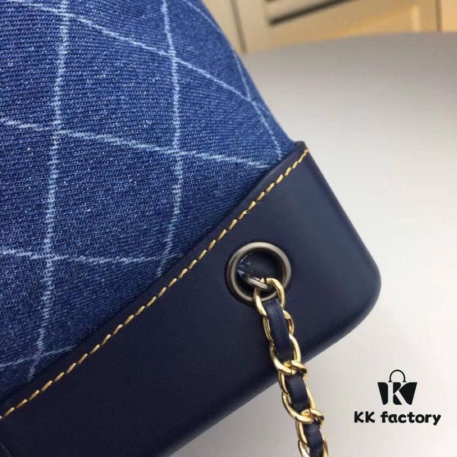 69305033f09edb6de4c4eb38 Chanel 2019 Gabrielle Wandering Backpack, Denim Soft, Size: 23.24.11, Model No.: 94485