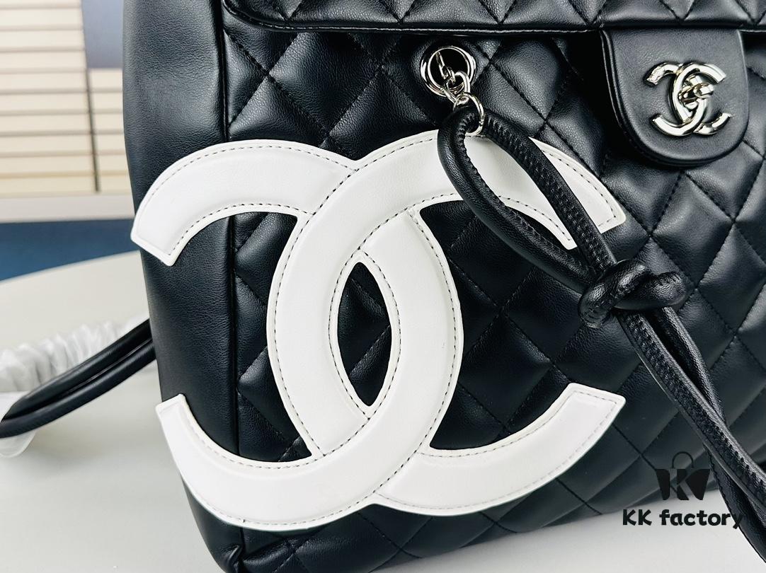 New Arrival CHANEL 24A Spring Collection Vintage Bag 🌹💕 ... 2024 Brand New Ultimate Version! A Timeless Classic Reimagined – The Iconic 'Vintagep' Basket Bag, Once Ranked Among the World's Top 50 Most Desirable Handbags, Famous for Being a Favorite of Miss Hilton. Discontinued at Official Boutiques – Unavailable Even with Money [Smile] Exclusively Sourced from Vintage Stores. ZP-Developed Leather: European-Origin Haas Lambskin, 24K Thick Gold-Plated Steel Lock Imported from Italy. Limited Stock, Frequently Out of Stock. Perfectly Matches the Authentic Piece in Texture and Feel ✔ Size 37x28x10, Model No. 9959
