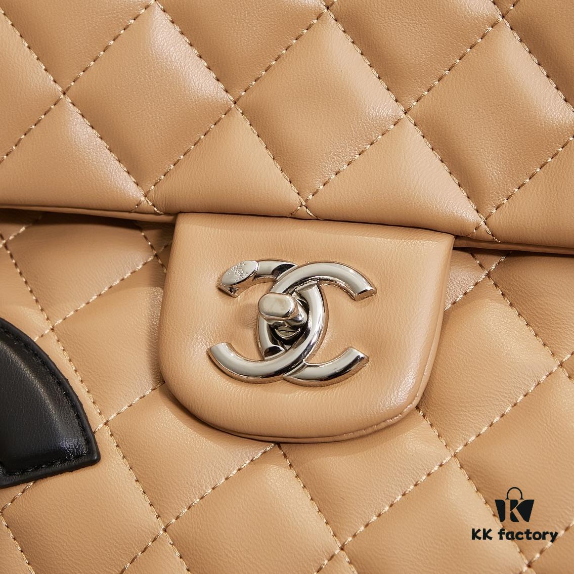 New Arrival CHANEL: 24A Spring Vintage Handbag 🌹💕 ... 2024 Brand New Ultimate Version! A Timeless Classic Reborn – The Vintage 'Vegetable Basket' Bag, Once Ranked Among the World's Top 50 Most Desirable Bags, Gained Fame by Being Carried by Miss Hilton. Already Discontinued at Official Boutiques – Unavailable Even with Money [Smile]. Exclusively Sourced from a Vintage Store. ZP-Developed Leather Material: European-Origin Haas Lambskin, Imported from Italy, with 24K Thick Gold-Plated Steel Lock. Limited Stock, Frequently Out of Stock. The Entire Bag’s Feel and Quality Perfectly Matches the Authentic Version ✔ Dimensions 37x28x10, Model No. 9959