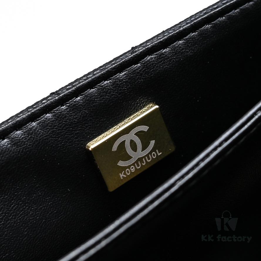 Medium 👑 CHANEL 24K Fall/Winter New Arrival Caviar Leather Handbag with Unique Texture – Detachable Strap for Crossbody or Handheld Wear