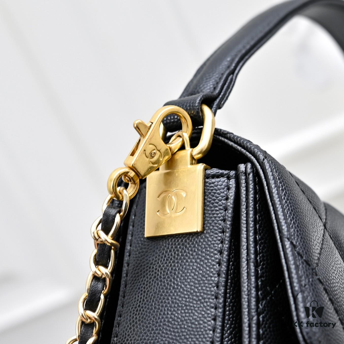 6930507df09edb6de4c4eb9d Large Size 👑 CHANEL 24k Fall/Winter New Arrival Caviar Leather Handbag with Unique Texture – Detachable Strap for Handheld or Crossbody Wear