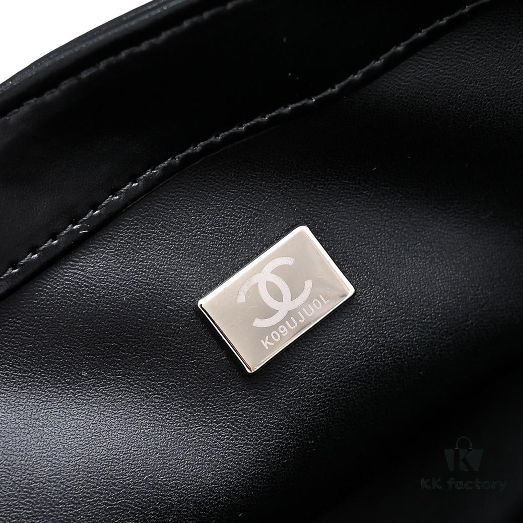 6930508ef09edb6de4c4ebad Large Size 👑 Chanel 24B New Collection Top-Grain Oil-Waxed Leather Handbag with Braided Metal Chain Handle