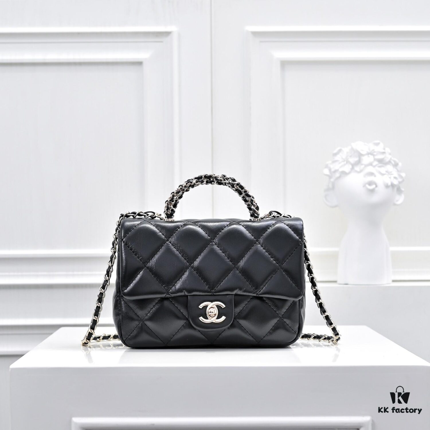 6930509bf09edb6de4c4ebba Small Size 👑 Chanel 24B New Series WOC, Top-Grain Oil-Waxed Leather