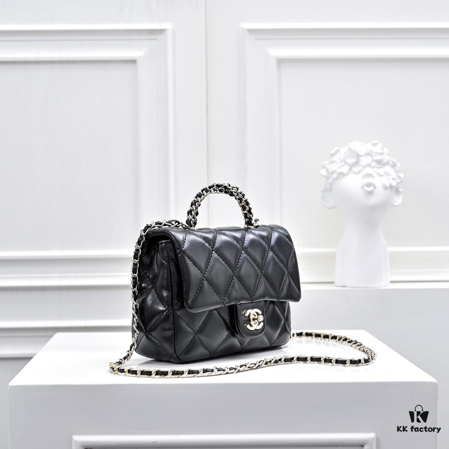 6930509df09edb6de4c4ebbc Small Size 👑 Chanel 24B New Series WOC, Top-Grain Oil-Waxed Leather