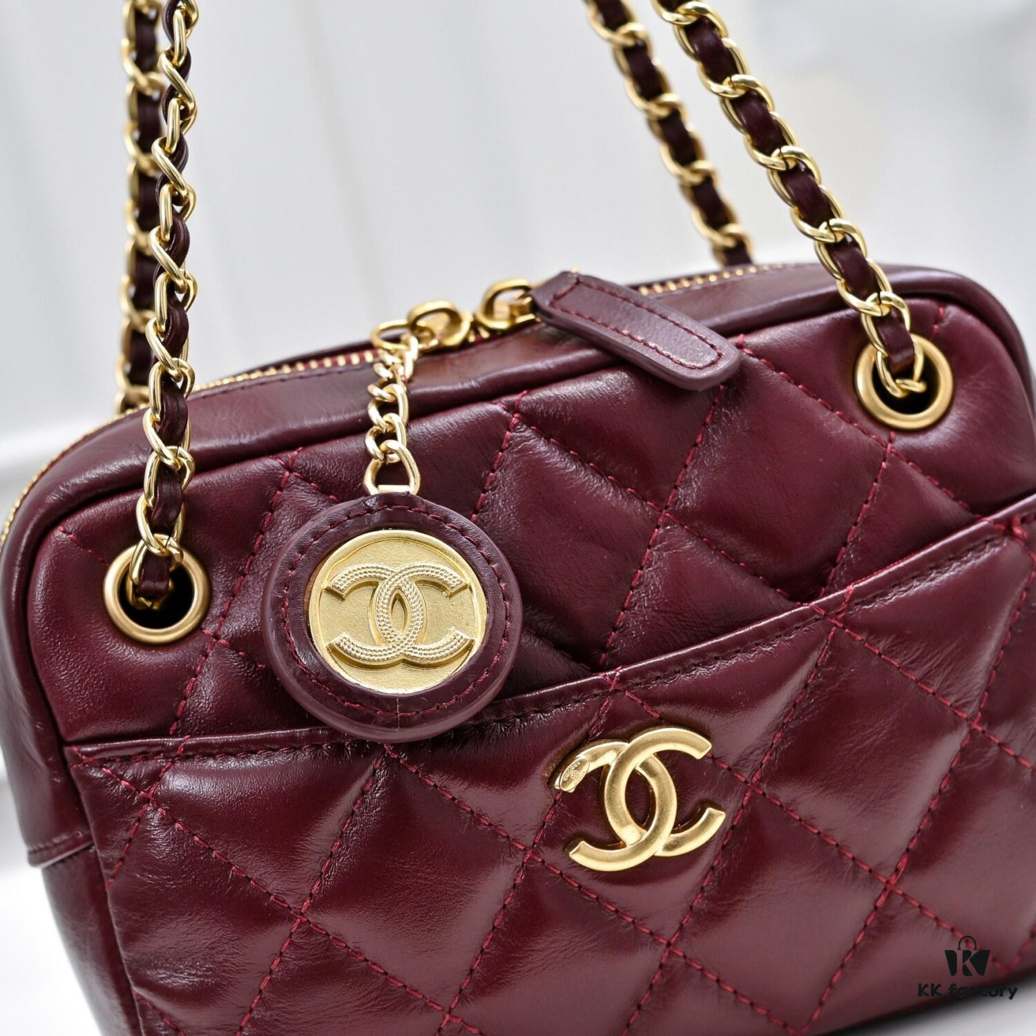 693050b0f09edb6de4c4ebd2 CHANEL 24K Autumn/Winter New Collection Camera Bag, Full-Grain Leather, Eye-Catching Double C Logo, Classic and Unique Design