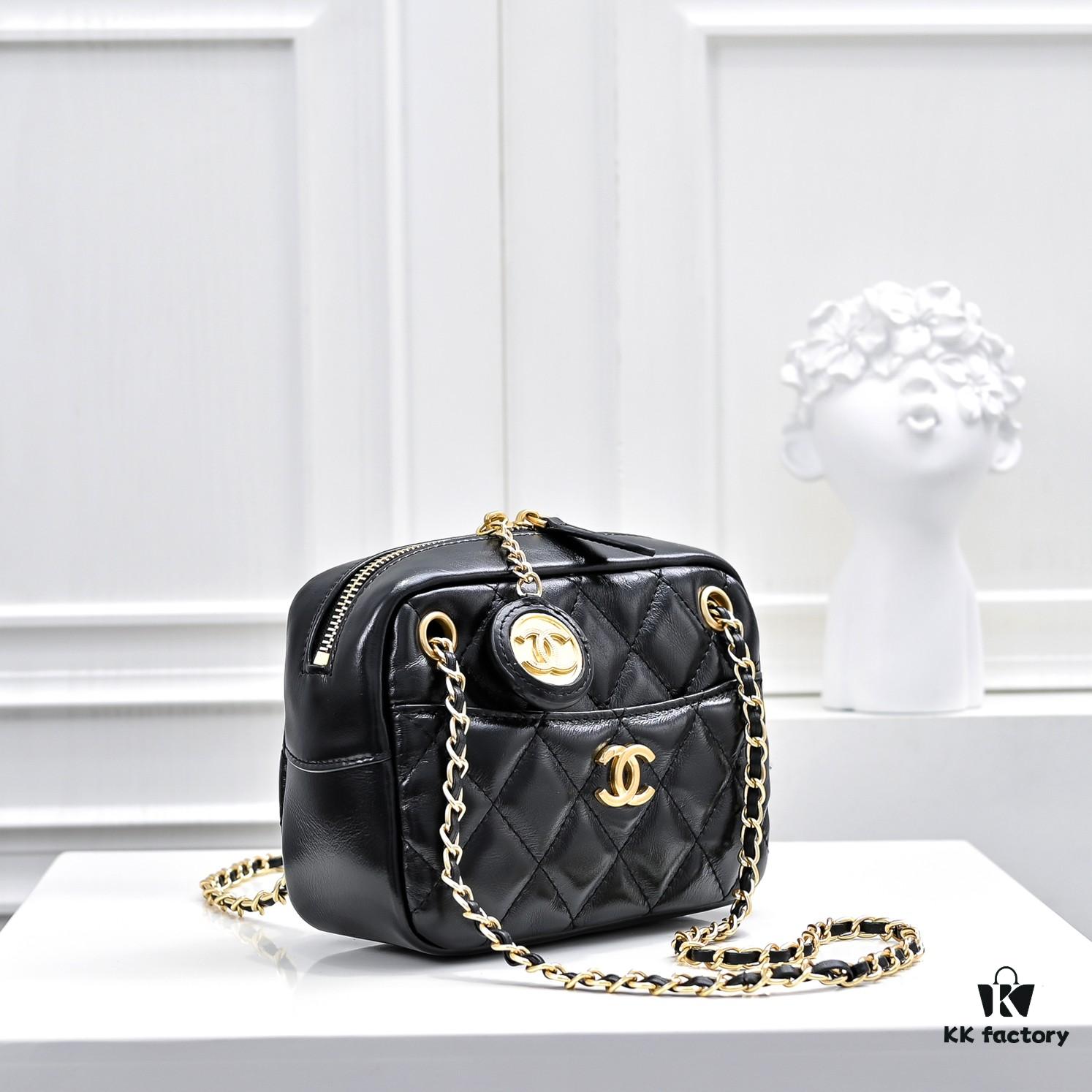 693050b4f09edb6de4c4ebd9 CHANEL 24K Autumn/Winter New Series Camera Bag, Full-Grain Leather, Eye-Catching Double C Logo, Classic and Unique Design