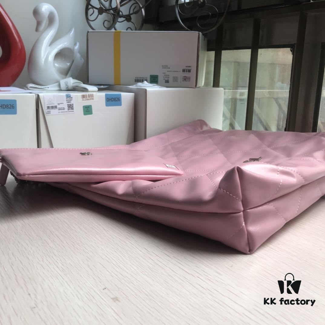 69305102f09edb6de4c4ec55 Exclusive Launch High Quality Comparable to Original Single 2022 Spring New Arrival In Stock The Hottest and Most Worthwhile Collection of the Season Named 22 Bag: Calfskin Series Soft Smooth and Comfortable to Touch Shiny Calfskin Casual Drawstring Close-Fitting Bag with Extra Large Capacity Fashionable and Versatile