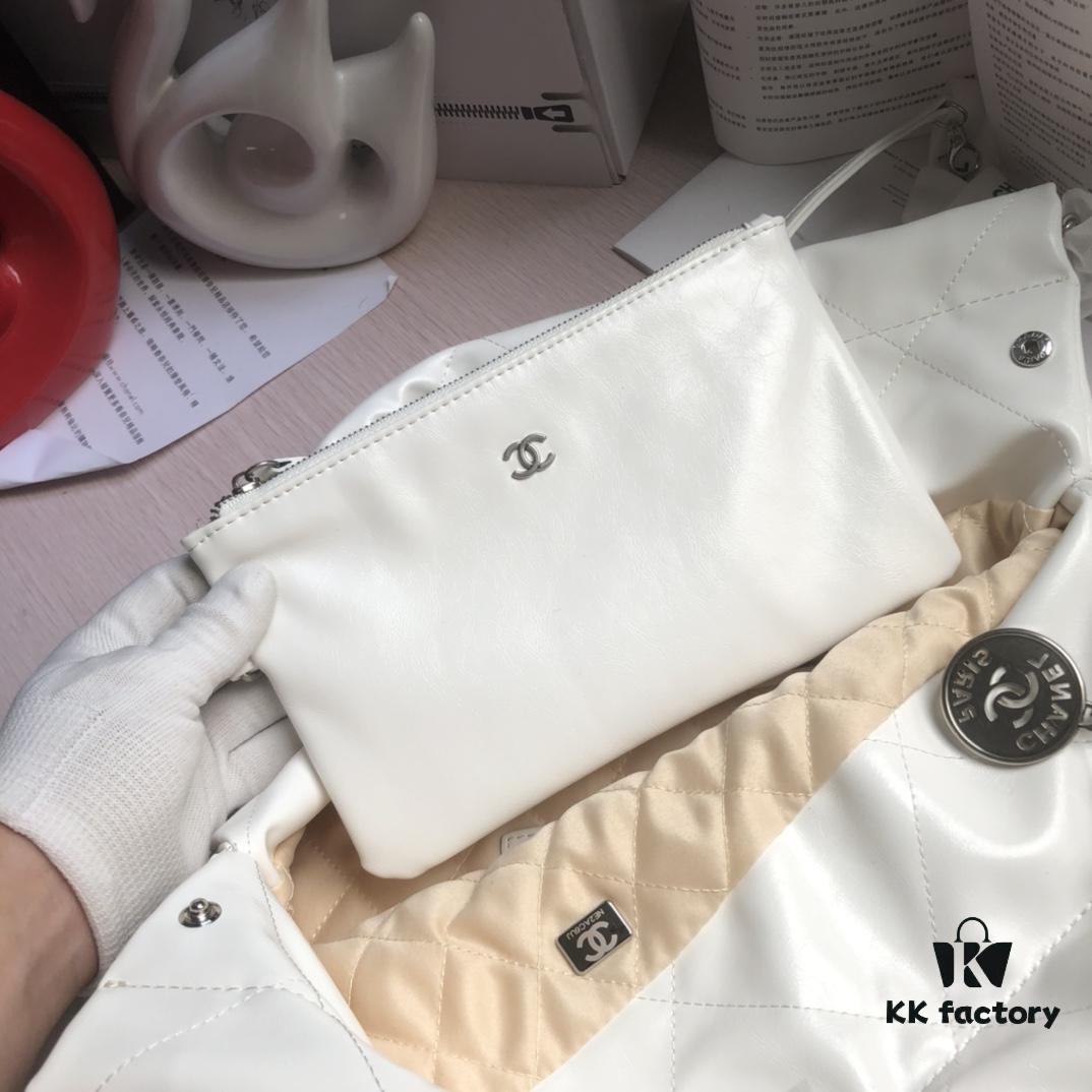69305111f09edb6de4c4ec70 Exclusive Launch High Quality Comparable to Original Single 2022 Spring New Arrival In Stock The Hottest and Most Worthwhile Series of the Season Named 22 Bag: Calfskin Collection Soft Smooth and Comfortable to Touch Shiny Calfskin Casual Drawstring Close-Fitting Bag with Extra Large Capacity Fashionable and Versatile All-Named Numeric Series by Xiao Xiang Are Guaranteed to Be Popular and Classic Super Stylish and Elegant Easy to Match Wear It and You'll Be a Top Trendsetter