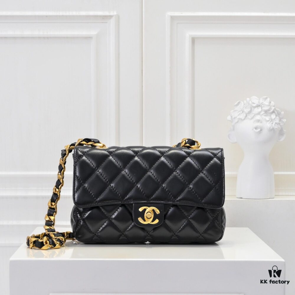 69305191f09edb6de4c4ecfd Chanel 24B Coarse Chain Underarm Bag, Top Grain Leather CF Shoulder Bag