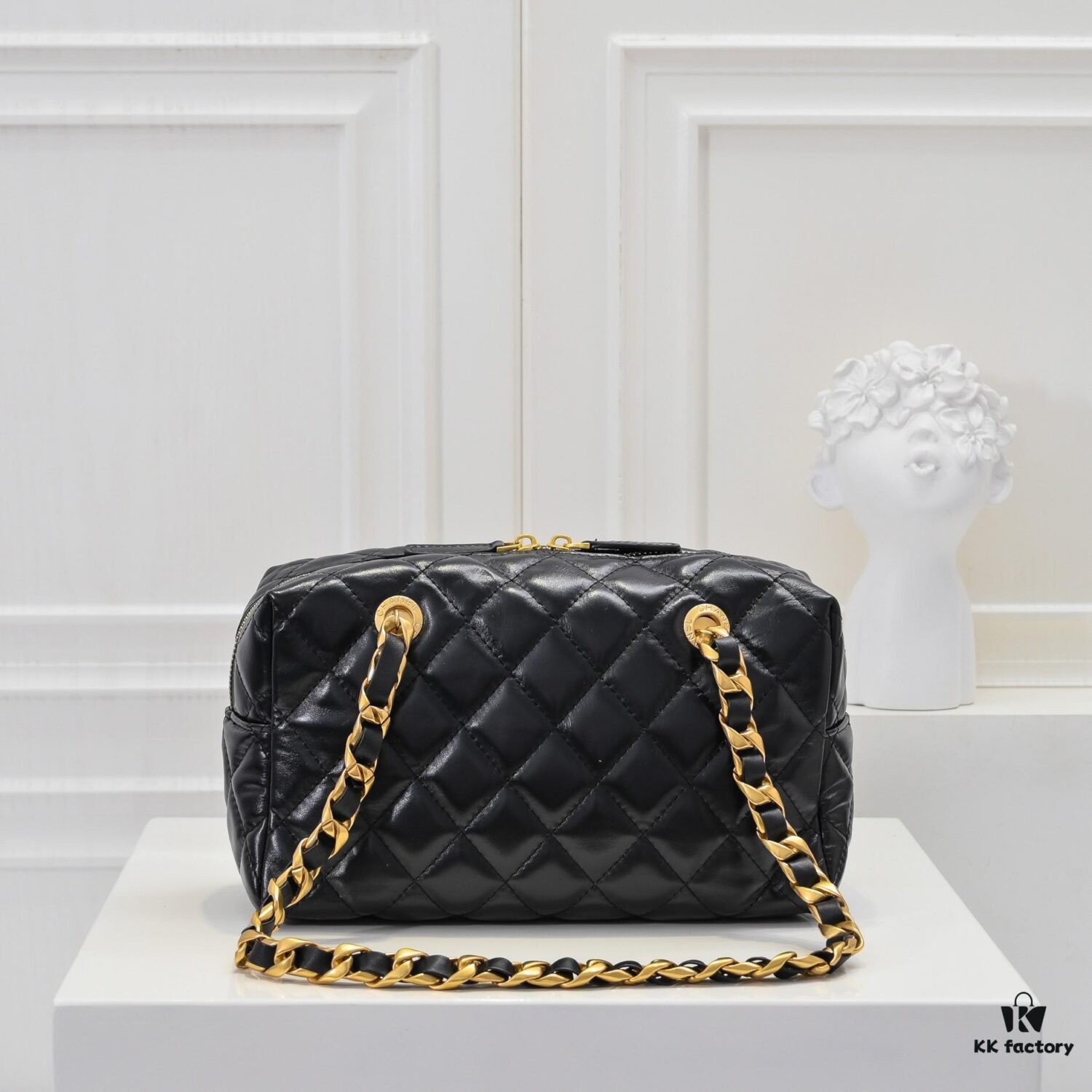 693051c0f09edb6de4c4ed33 Chanel 24B Thick Chain Pillow Bag, Top-Grade Cowhide, Elegant and Charming Black Shoulder Bag with CC Logo and Black-Gold Woven Chain
