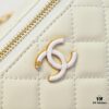 693051c8f09edb6de4c4ed40 Large Size 👑 Chanel 24A New Double C Enamel Buckle Makeup Pouch, Compact and Exquisitely Crafted
