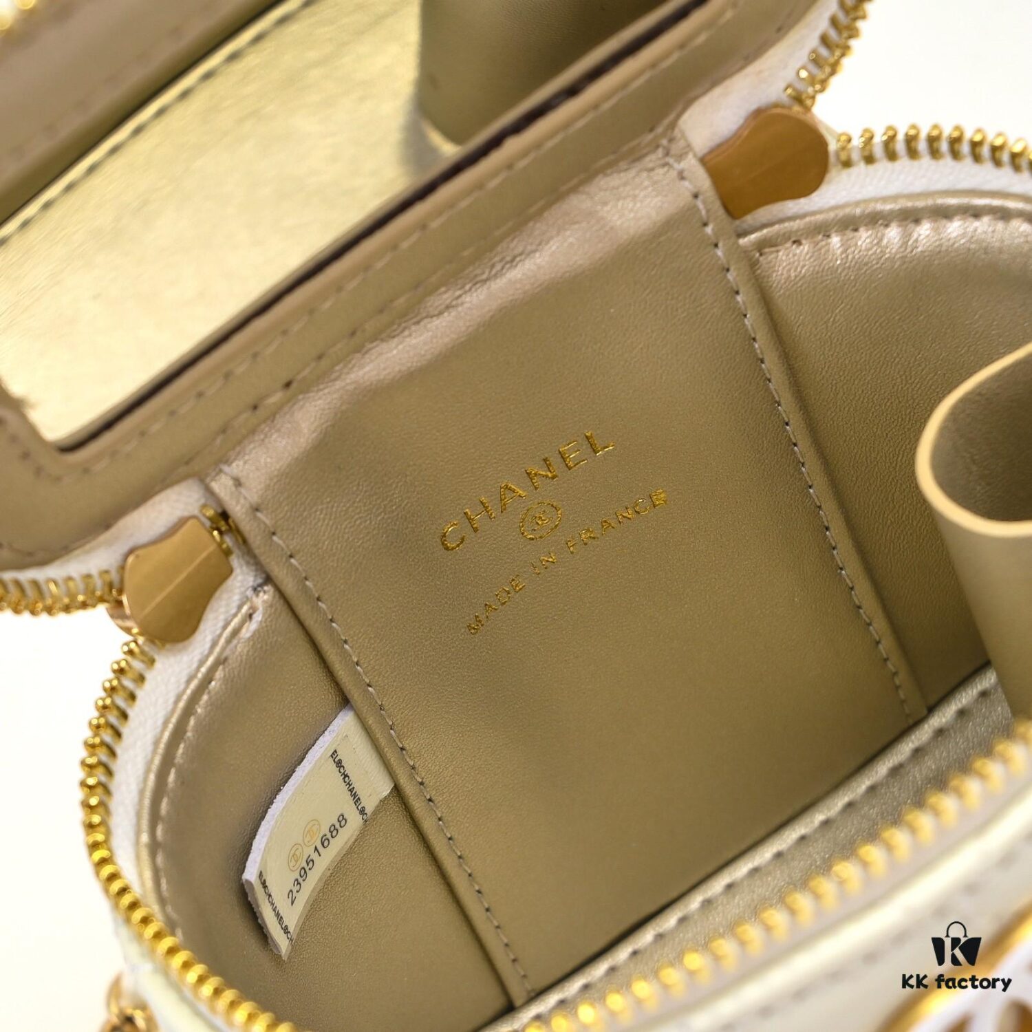 693051d6f09edb6de4c4ed52 Small Chanel 24A New Double C Enamel Buckle Makeup Pouch, Exquisitely Crafted in Imported Lambskin