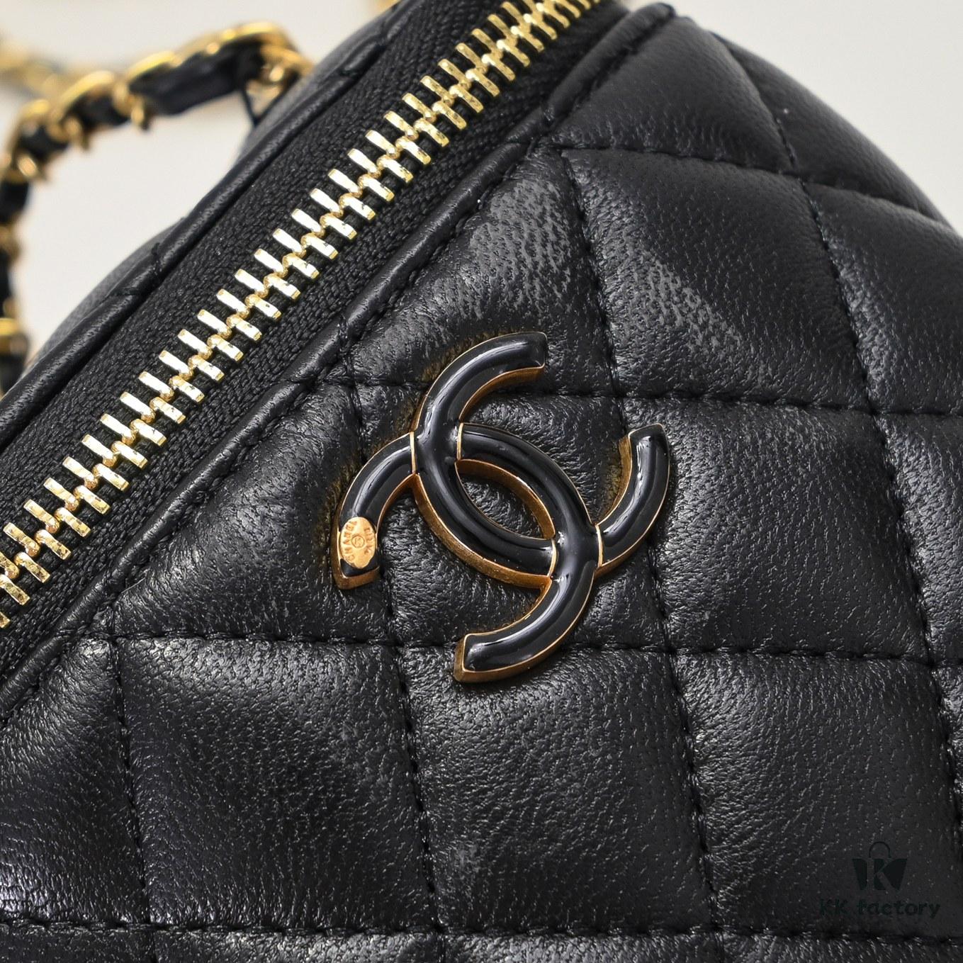 693051daf09edb6de4c4ed59 Small Chanel 24A New Double C Enamel Buckle Cosmetic Pouch Genuine Imported Lamb Leather Stylish and Exquisite
