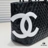 CHANEL 24A Vintage Spring Collection Mid-Age Classic Cambon Tote Bag 🌹💕... 2004 Brand New Ultimate Edition! A Timeless Revival – The Iconic 'Vegetable Basket' Tote Once Ranked Among the World's Top 50 Most Desirable Handbags, Made Famous by Miss Hilton. Discontinued at Boutiques – Unavailable Even with Money [Smile]. Exclusively Sourced from a Rare Vintage Store. ZP-Developed Leather: European Original Haas Calfskin, Imported from Italy, with 24K Thick Gold-Plated Steel Lock. Limited Supply, Frequently Out of Stock. The Bag’s Texture and Feel Are Perfectly Matched to the Authentic Version ✔️