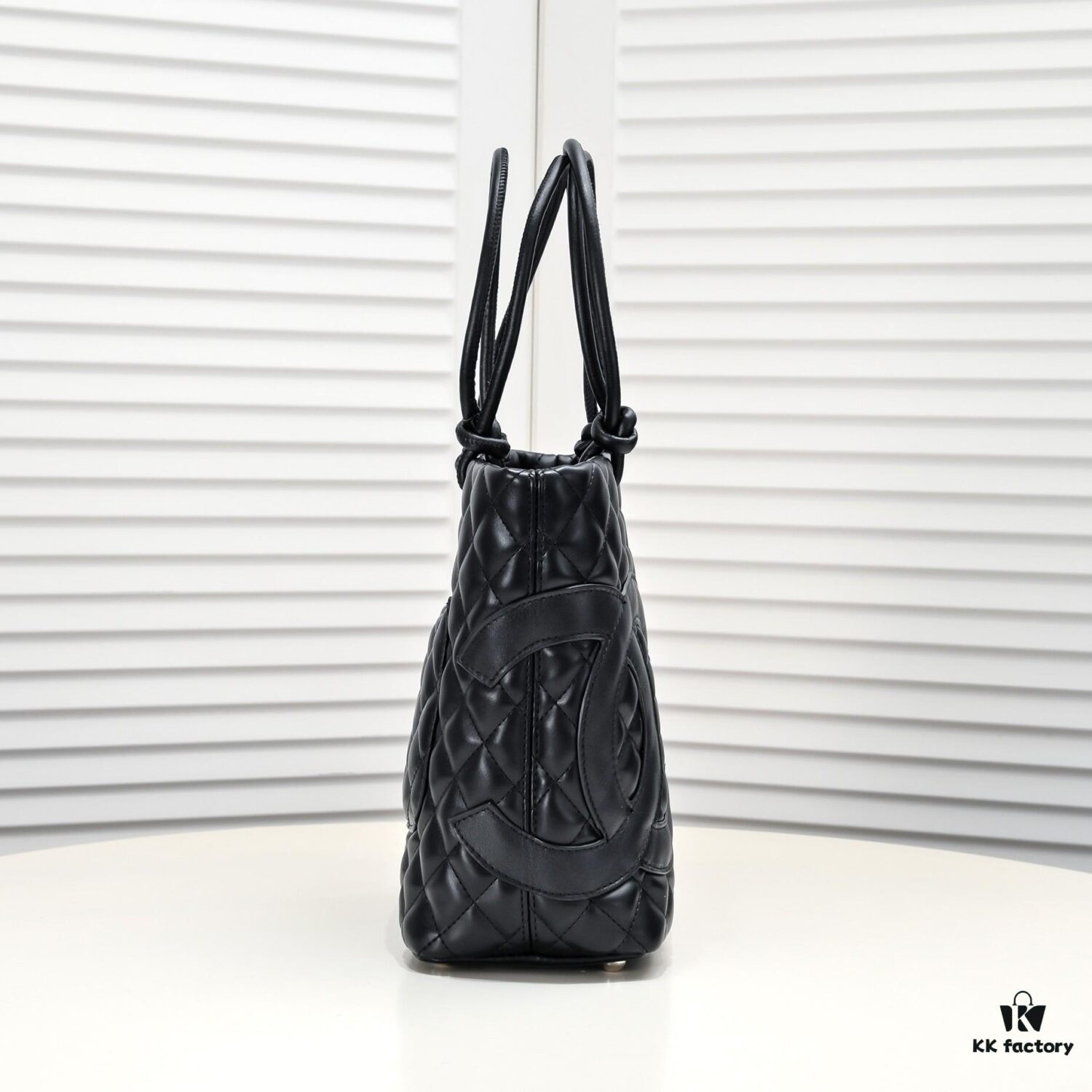 69305226f09edb6de4c4edc1 CHANEL 24A Spring Collection Vintage Handbag - Rare 2006 Full New Supreme Edition