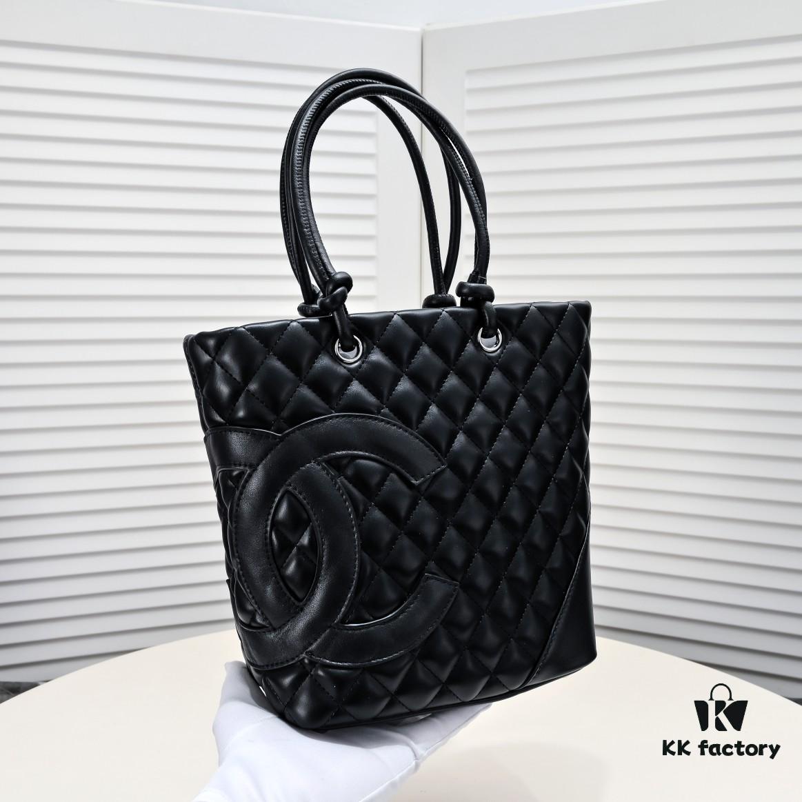 69305228f09edb6de4c4edc4 CHANEL 24A Spring Collection Vintage Handbag - Rare 2006 Full New Supreme Edition