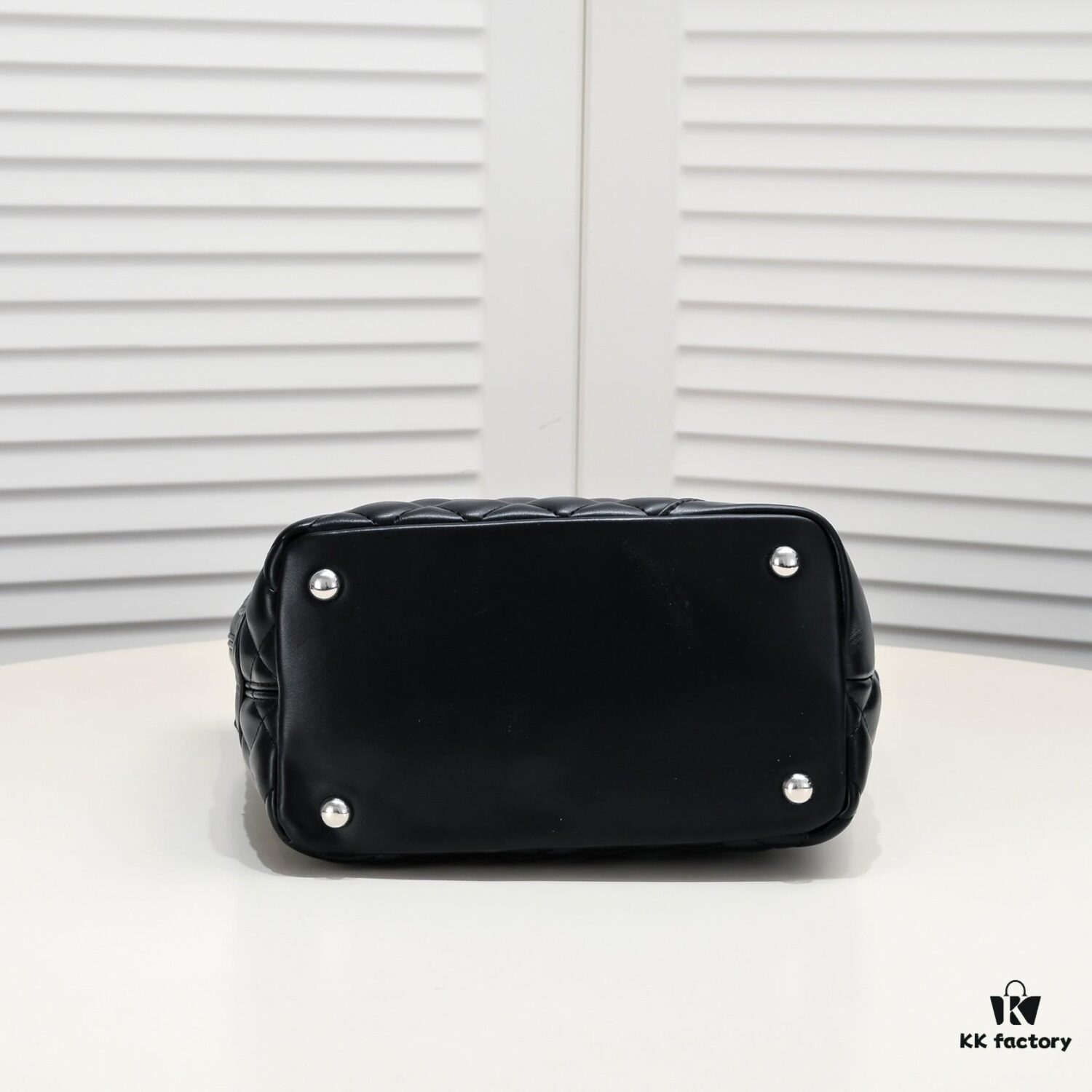 69305229f09edb6de4c4edc5 CHANEL 24A Spring Collection Vintage Handbag - Rare 2006 Full New Supreme Edition