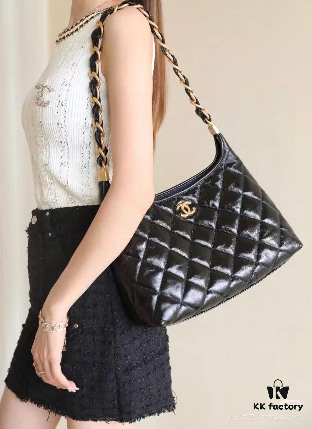 69305262f09edb6de4c4ee1a New Large Size Unfiltered Batch | Today's Must-Have: Chanel 24A Hobo ~ 🖤