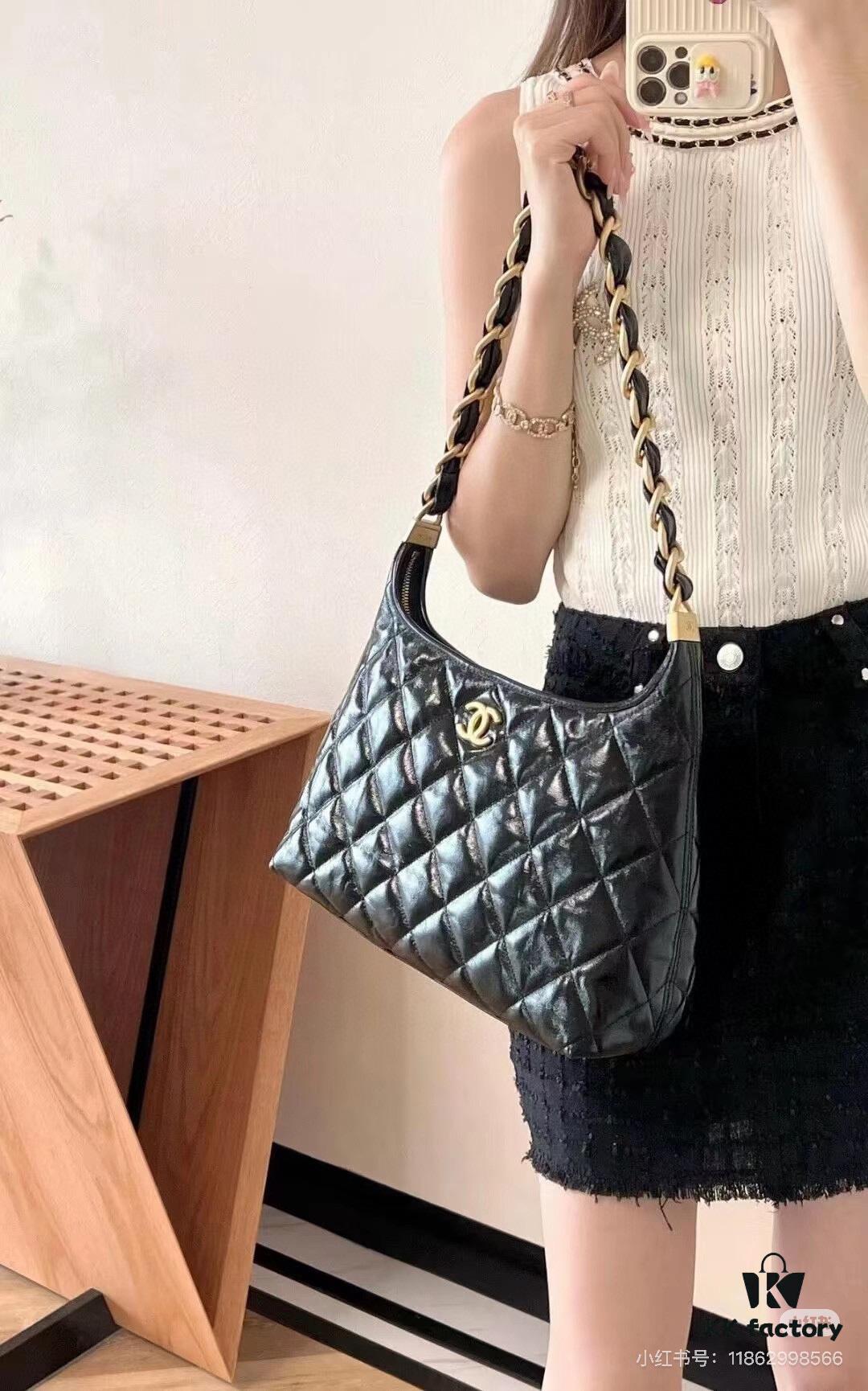 69305262f09edb6de4c4ee1b New Large Size Unfiltered Batch | Today's Must-Have: Chanel 24A Hobo ~ 🖤