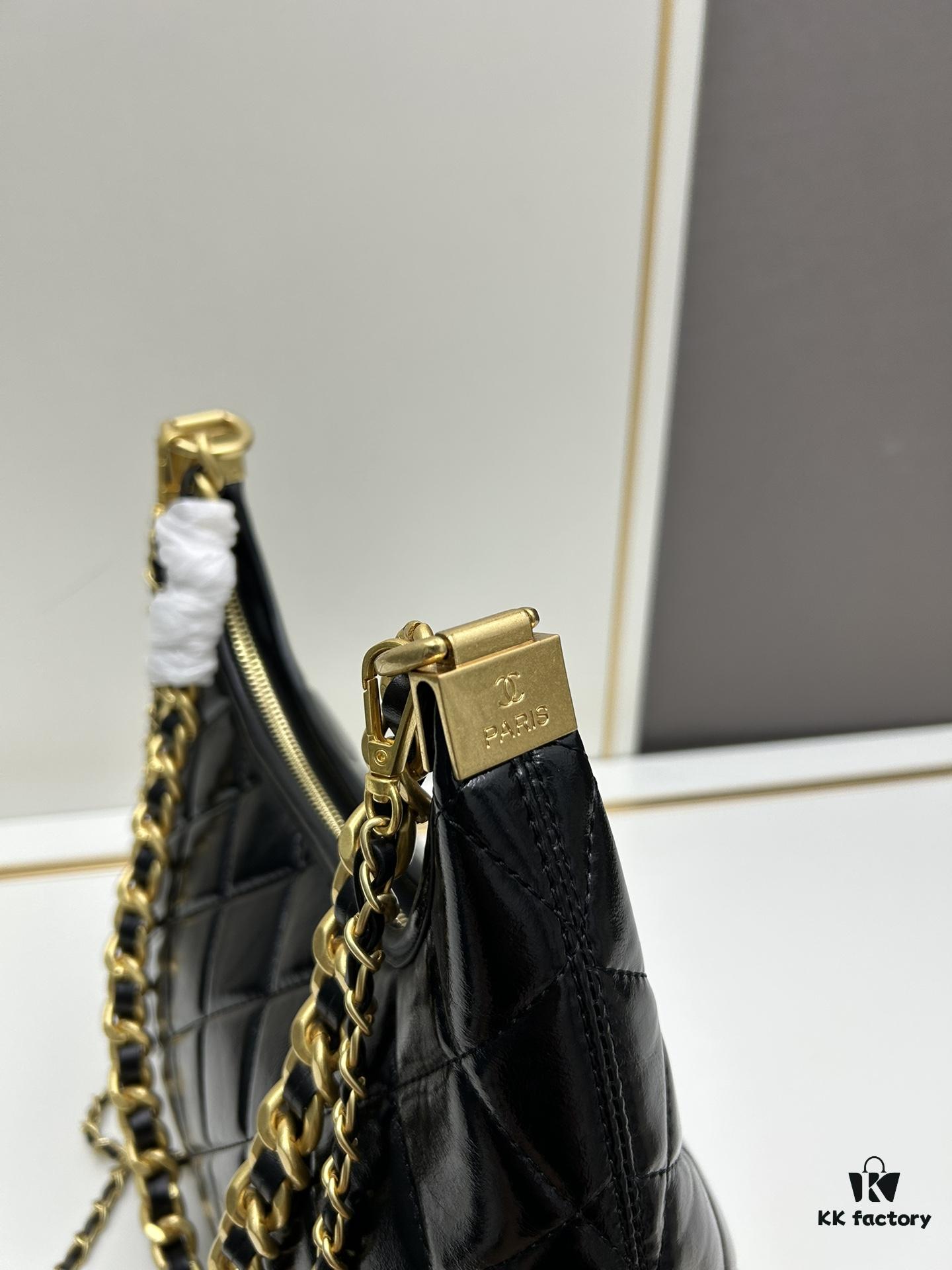 6930526cf09edb6de4c4ee2a New Large Batch No Filter | Today's Must-Have: Chanel 24A Hobo 🖤