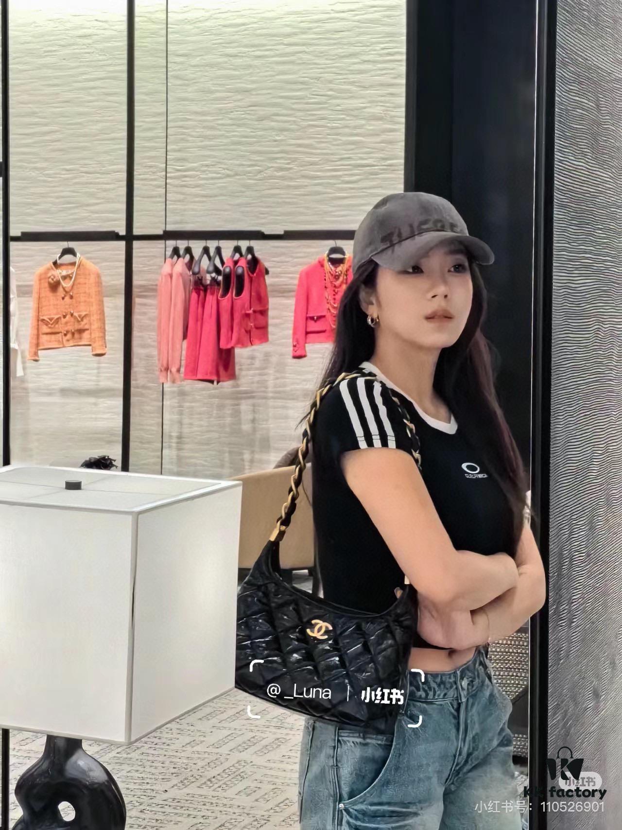 69305277f09edb6de4c4ee34 New Arrival Mini Unfiltered | Today's Must-Have: Chanel 24A Hobo 🖤