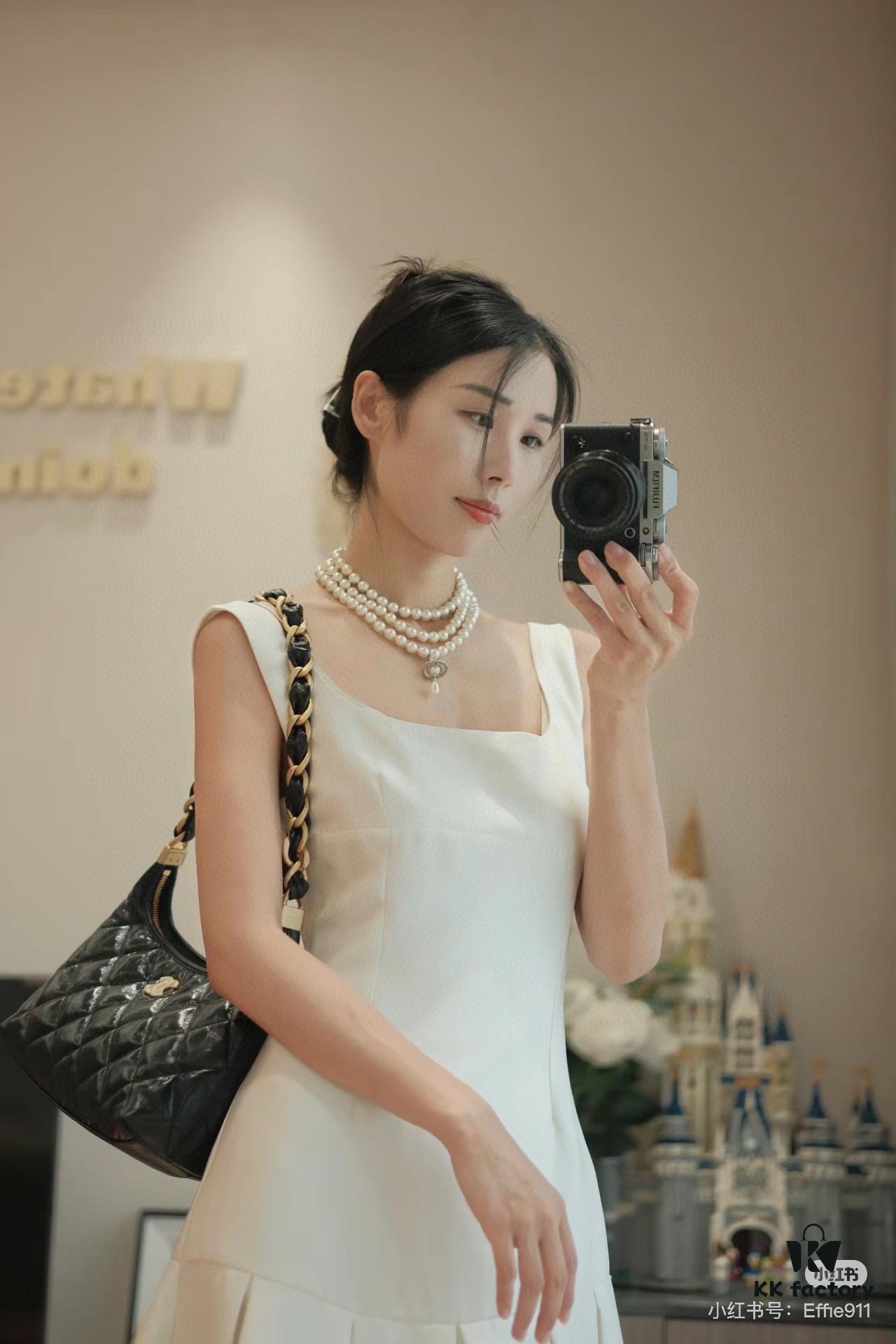 6930527bf09edb6de4c4ee39 New Arrival Mini Unfiltered | Today's Must-Have: Chanel 24A Hobo 🖤