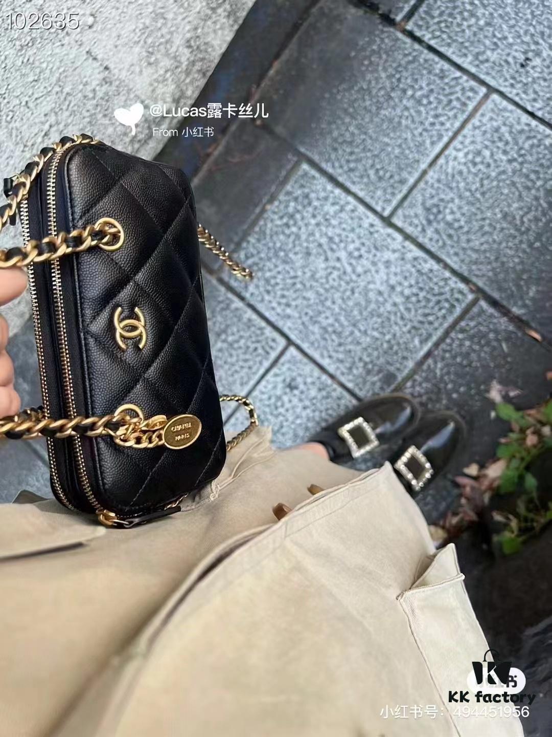 69305297f09edb6de4c4ee55 Chanel 23K Gold Coin Chain Bag Vintage Style 270 Batch