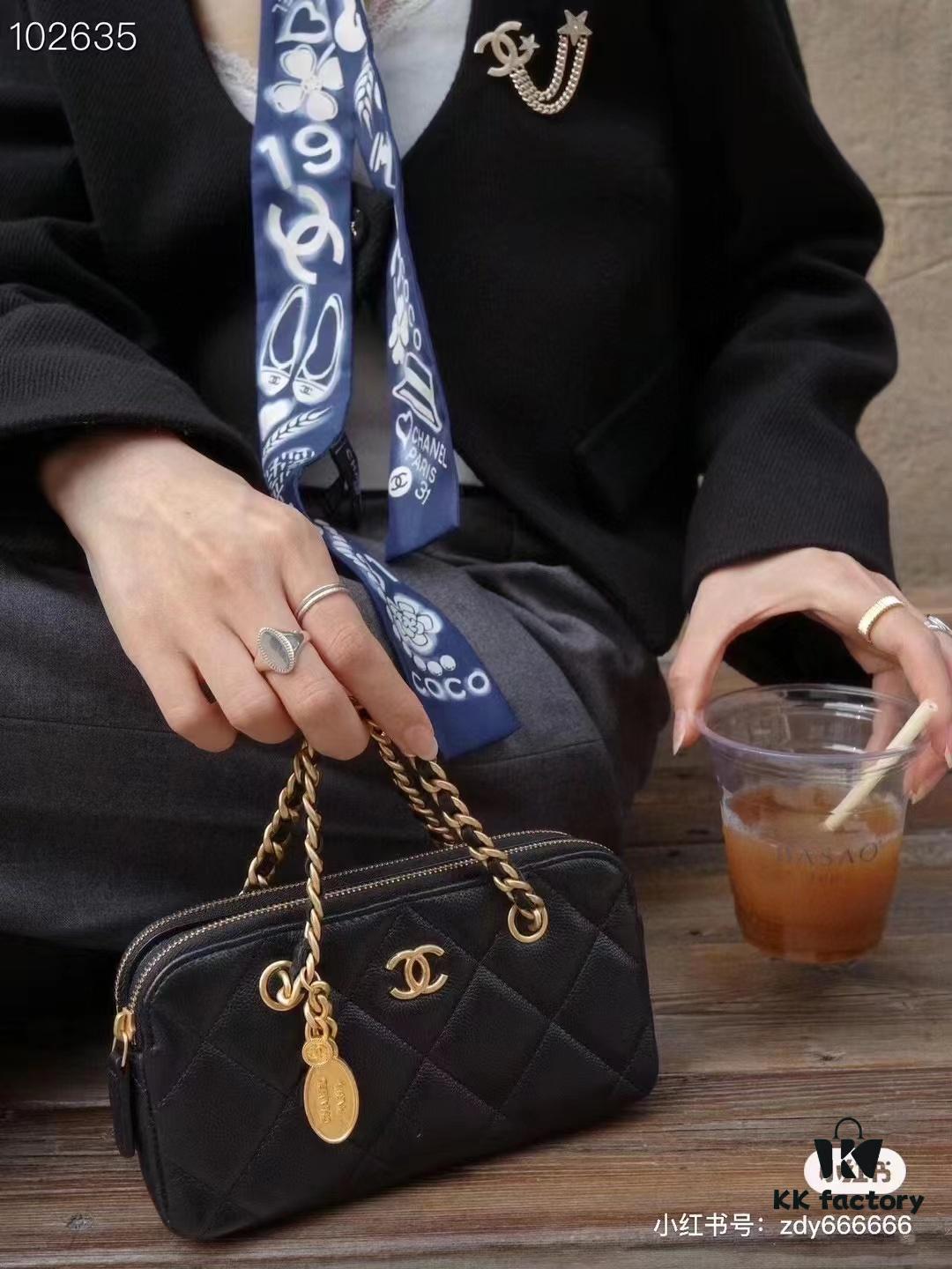 69305297f09edb6de4c4ee56 Chanel 23K Gold Coin Chain Bag Vintage Style 270 Batch