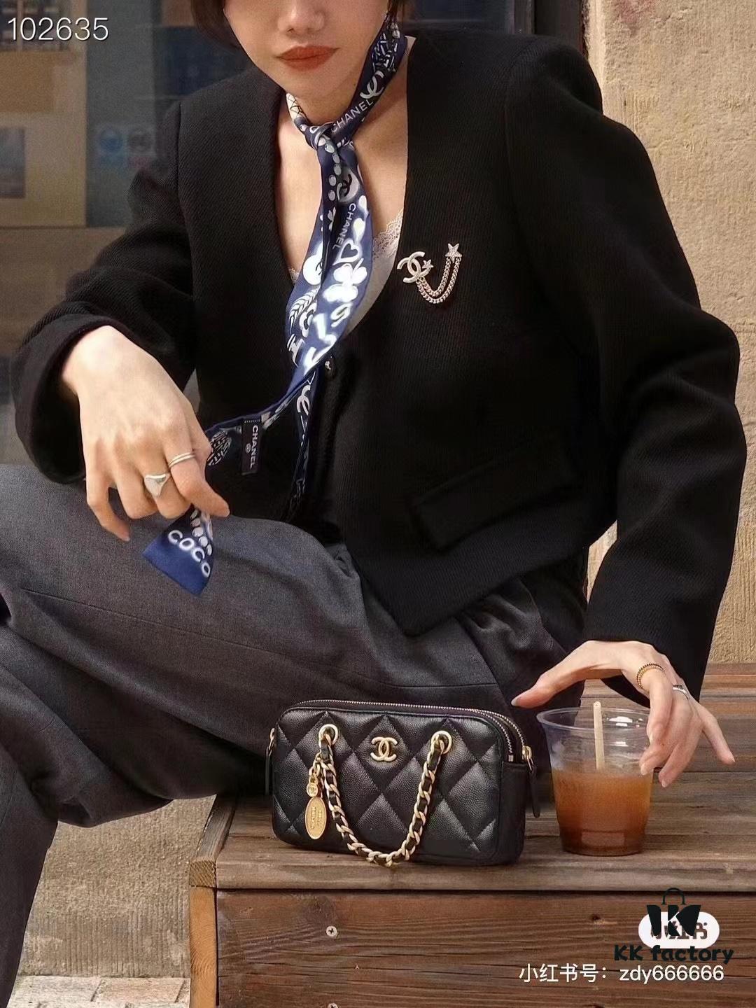69305298f09edb6de4c4ee59 Chanel 23K Gold Coin Chain Bag Vintage Style 270 Batch