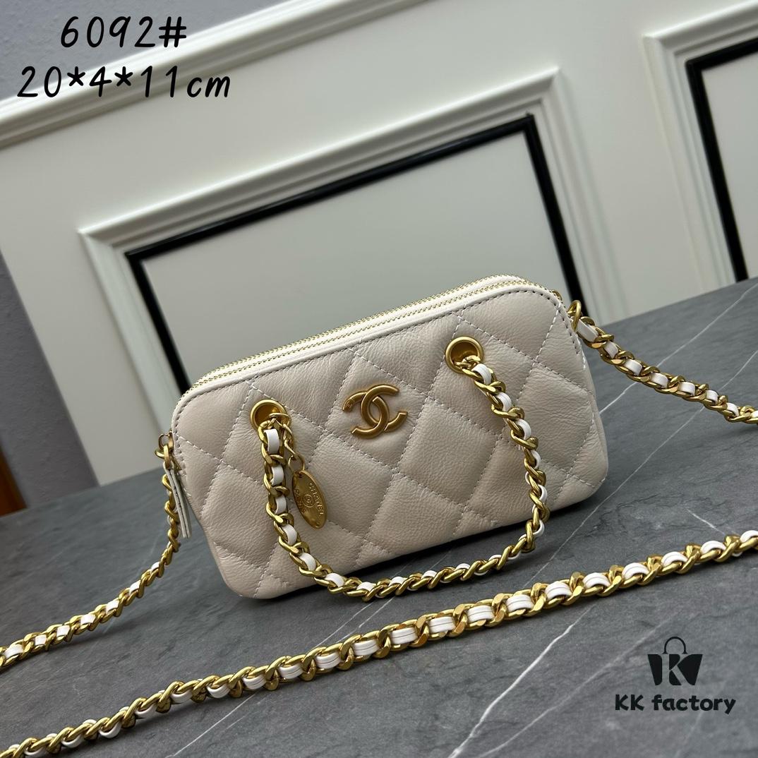 69305299f09edb6de4c4ee5b Chanel 23K Gold Coin Chain Bag Vintage Style 270 Batch