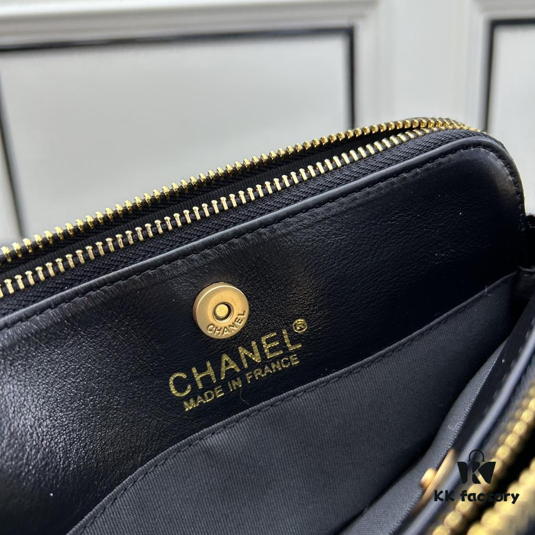 6930529ef09edb6de4c4ee65 Chanel 270 Batch Vintage-Style 23K Gold Coin Chain Bag
