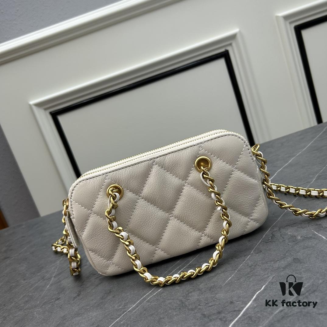 693052a3f09edb6de4c4ee69 Chanel 270 Batch 23K Gold Coin Chain Bag