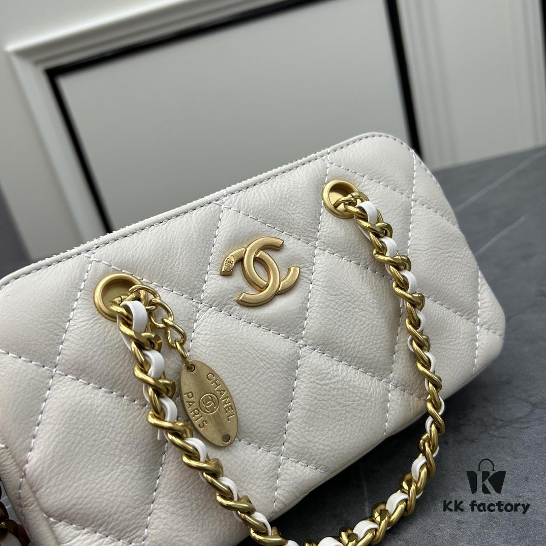 693052a3f09edb6de4c4ee6c Chanel 270 Batch 23K Gold Coin Chain Bag