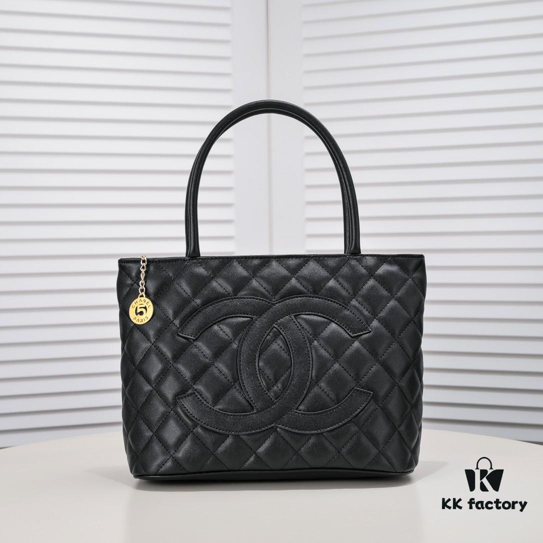 693052d9f09edb6de4c4eeb3 CHANEL: 2022 Brand New Ultimate Version! Vintage Hilton Bag – A Timeless Classic Reborn