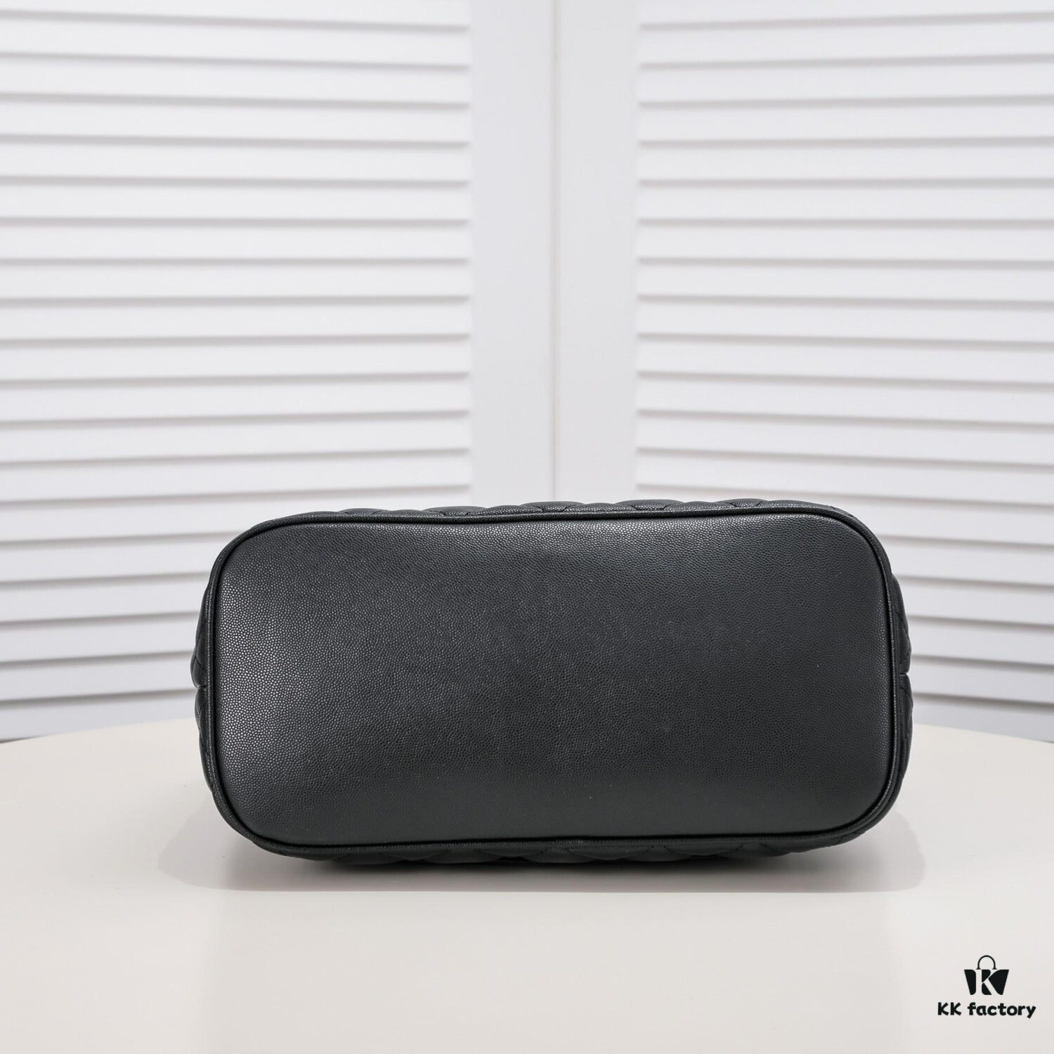 693052dcf09edb6de4c4eeb7 CHANEL: 2022 Brand New Ultimate Version! Vintage Hilton Bag – A Timeless Classic Reborn