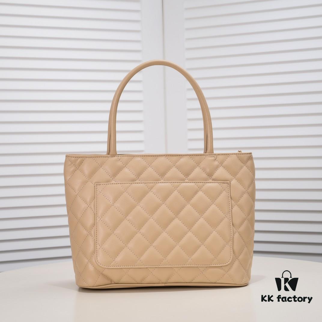 693052def09edb6de4c4eebb CHANEL: 2022 Brand New Ultimate Version! Vintage Hilton Bag – A Timeless Classic Reborn