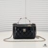 693052e4f09edb6de4c4eec3 Chanel 23K Floral 'Flat Box' Bag