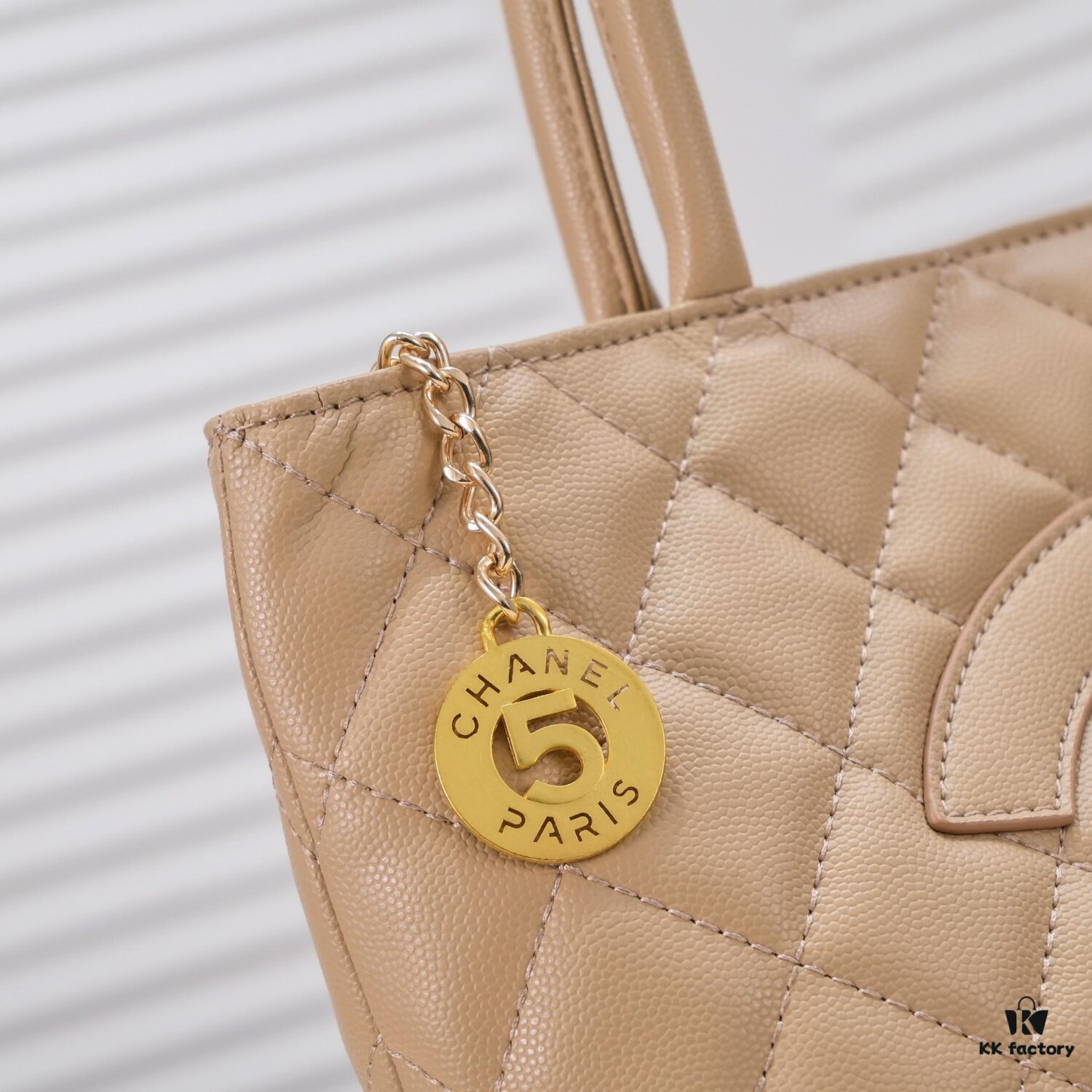 693052edf09edb6de4c4eed3 CHANEL: 2022 Brand New Ultimate Version! Vintage Hilton Bag – A Timeless Classic Reborn