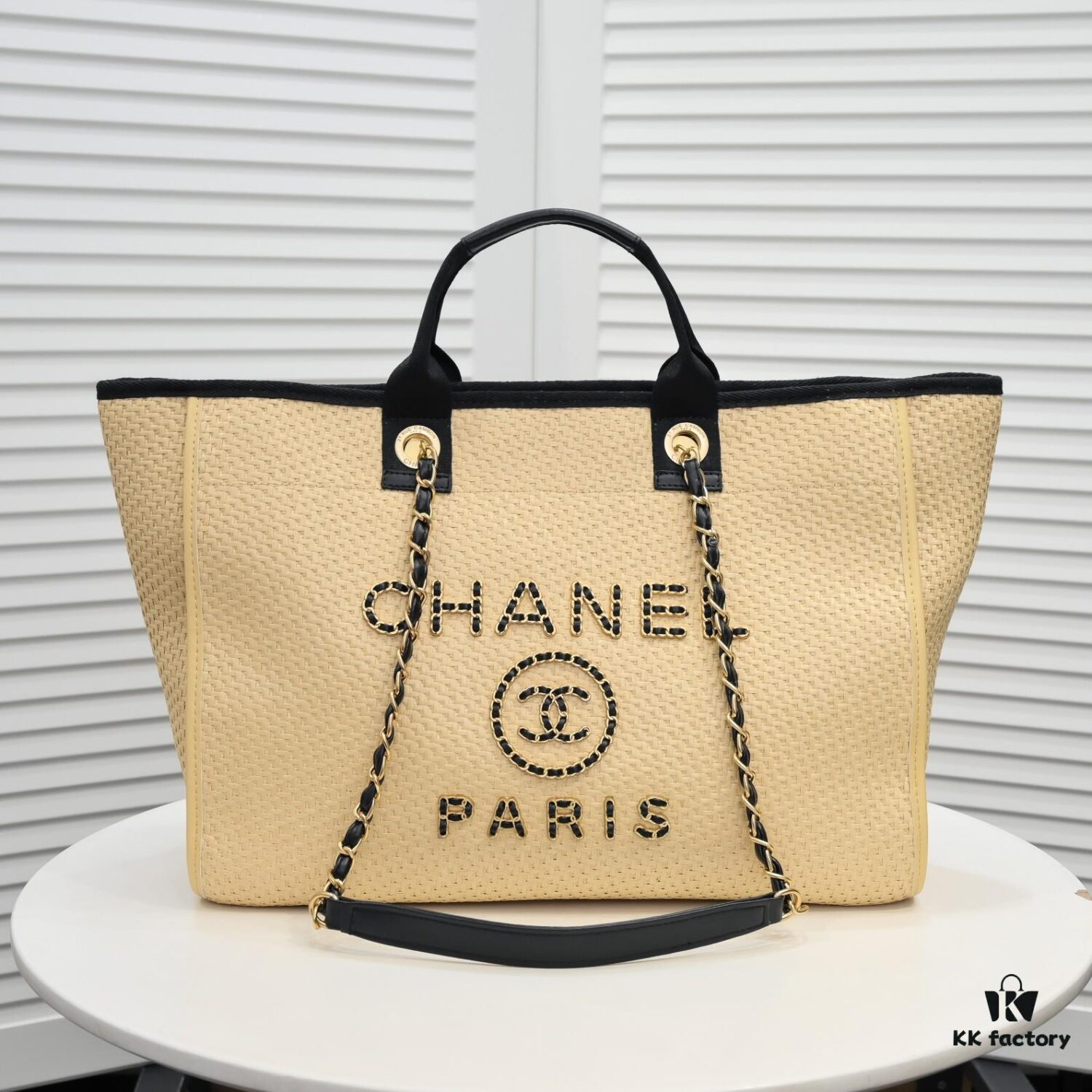 693052f4f09edb6de4c4eede Chanel | 2021 New Straw Woven Beach Tote Bag 🏖️