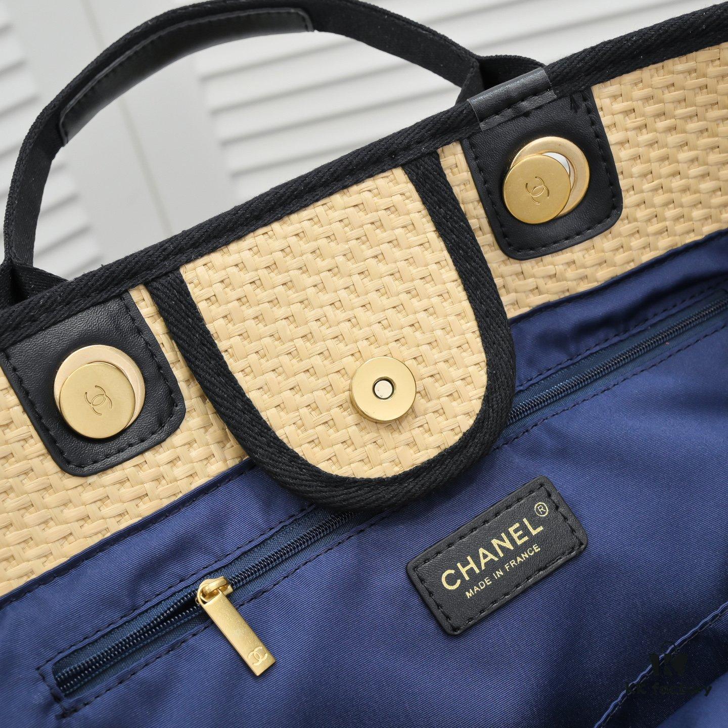 693052fdf09edb6de4c4eeed Chanel | 2021 New Straw Woven Beach Tote Bag 🏖️